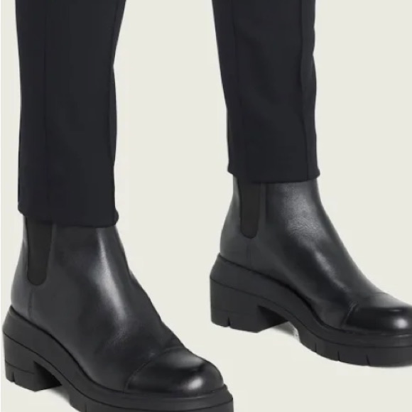 Stuart Weitzman Norah Womens Chelsea boots.Sise 11.Leather